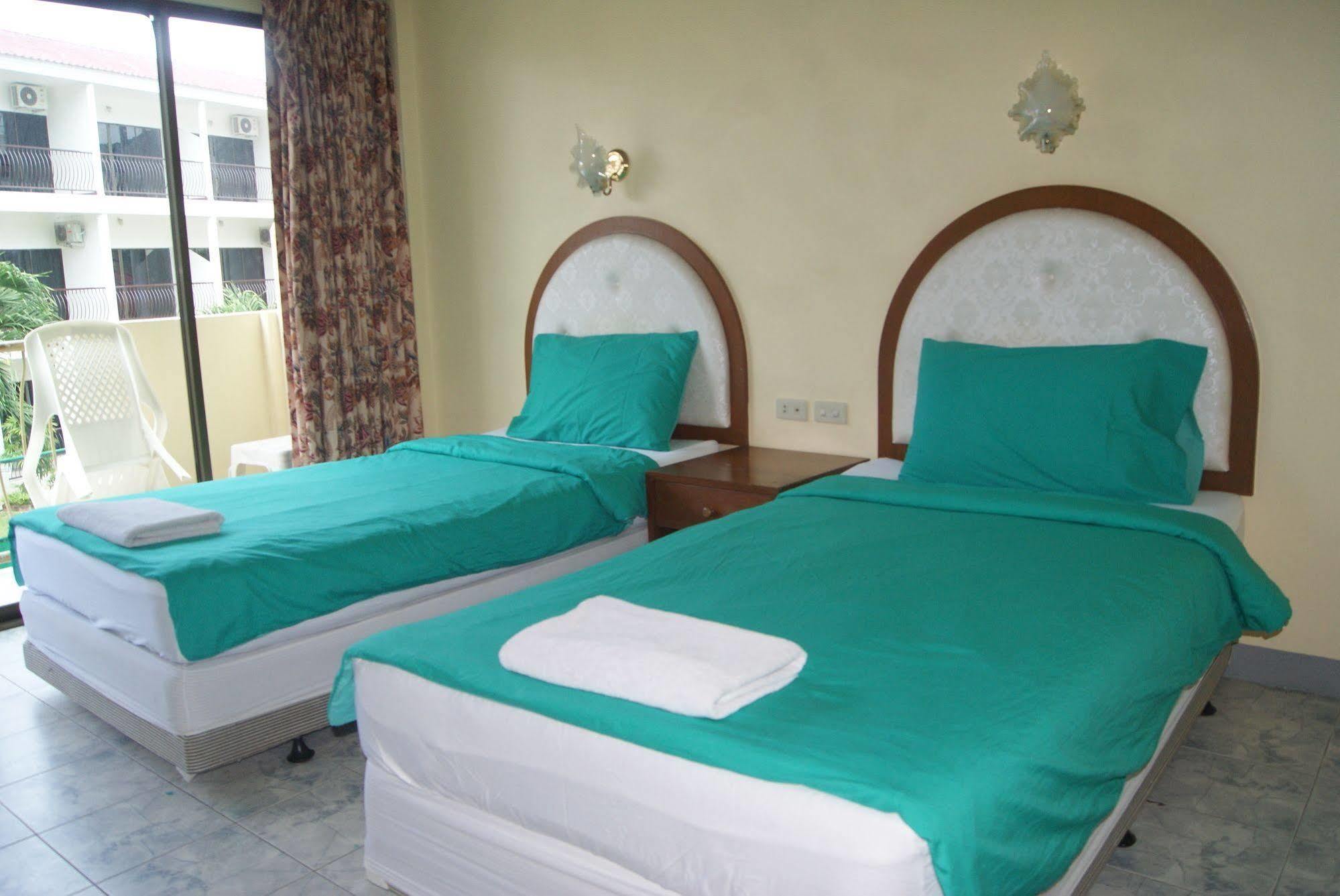 Pineapple Guest house 2*
