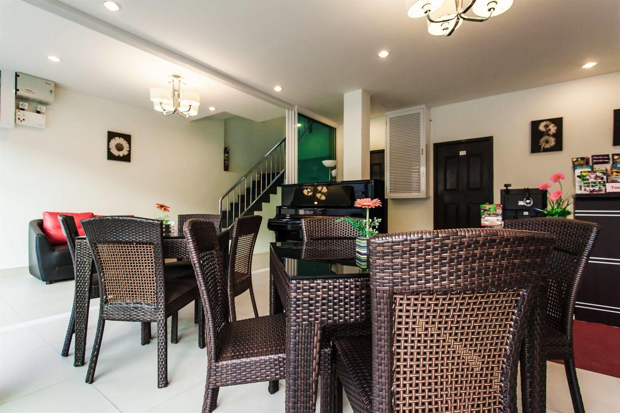 Mochic Nanai Guest house Patong