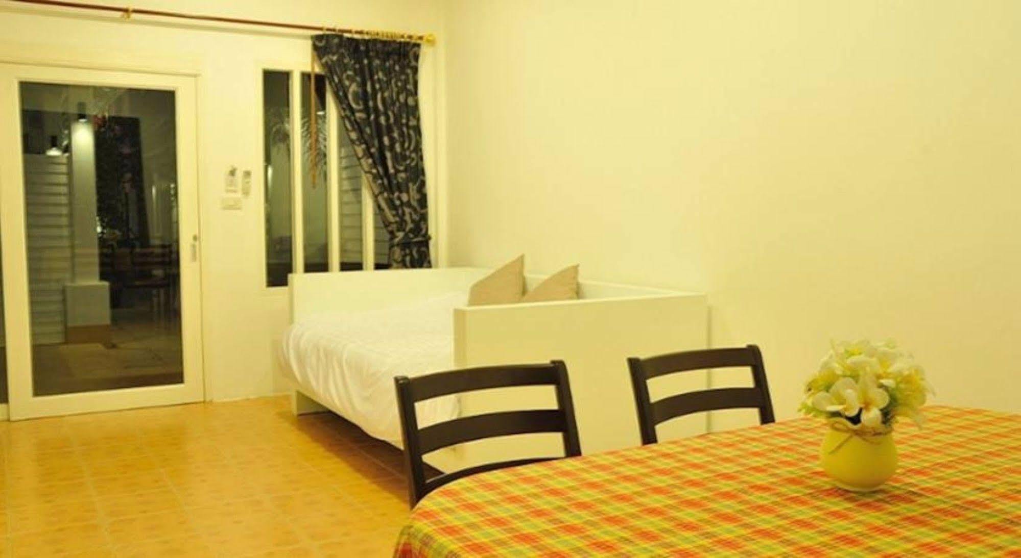 Boutique By Clearhouse 3*