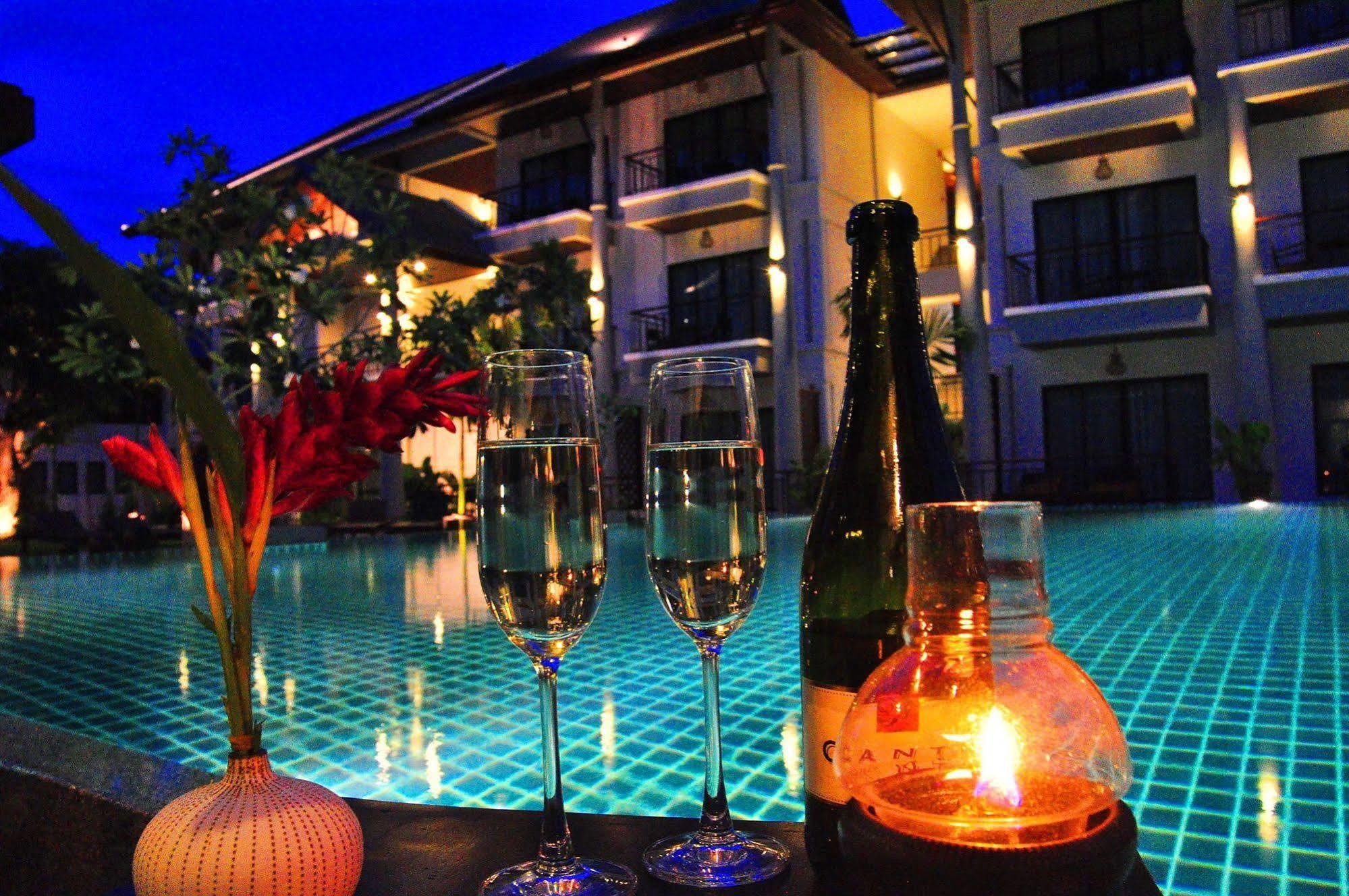 Navatara Phuket 4* Rawai