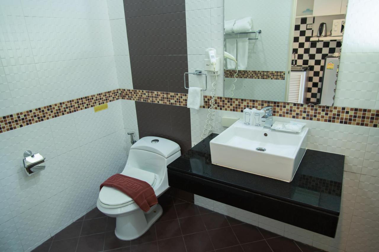 Jula Place Hotel Chalong