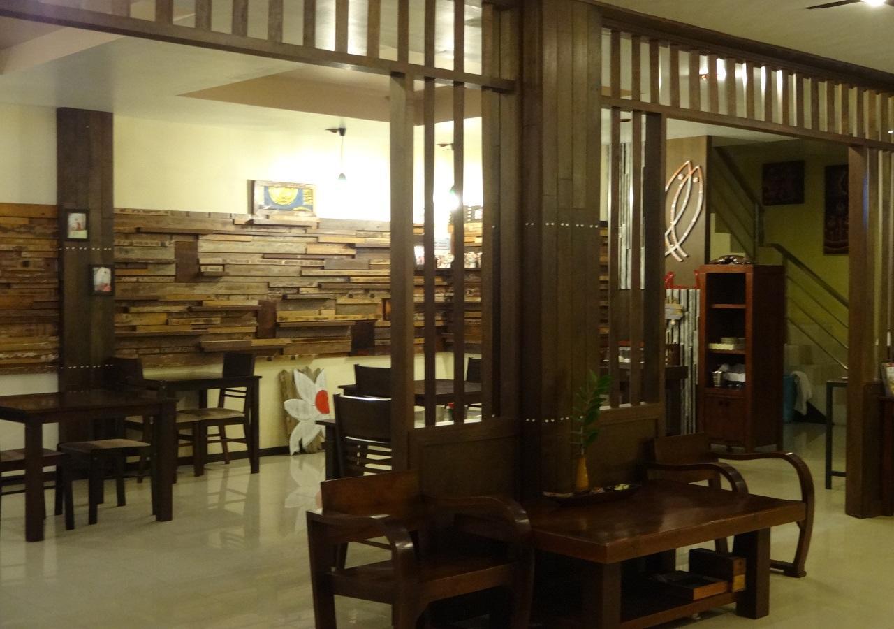 Hotel At 2*