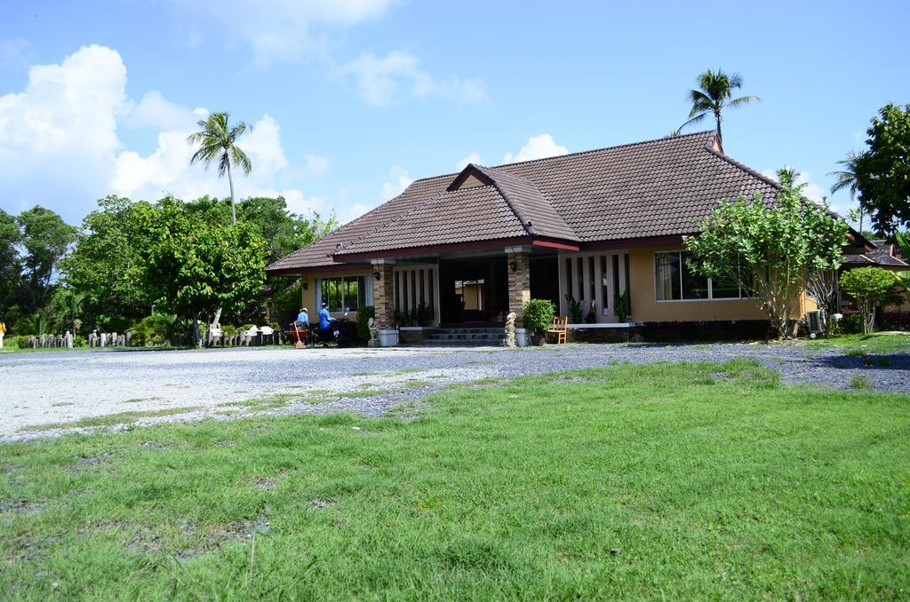 Phuket Siray Hut Resort
