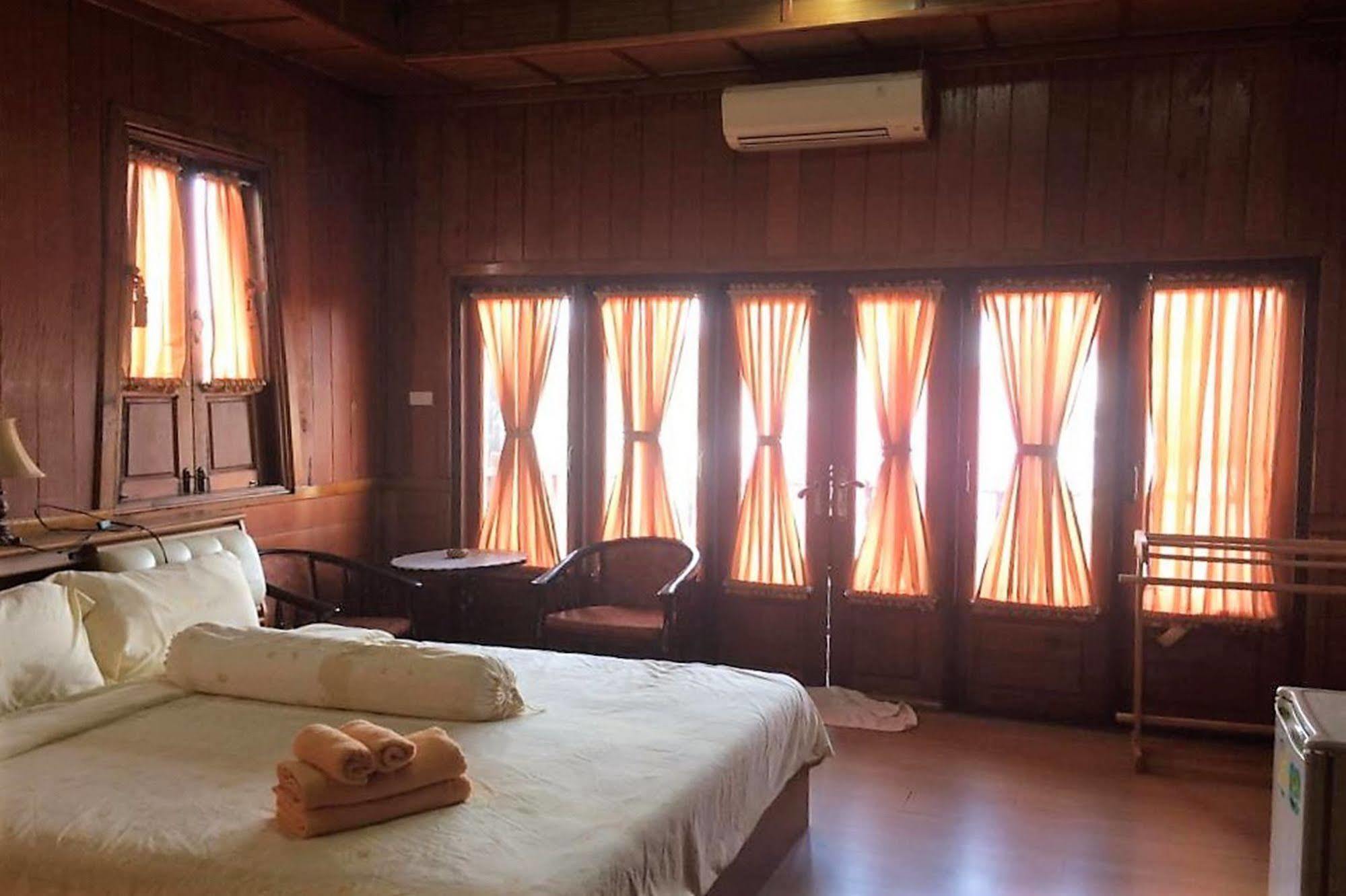 Hotel Beau And Blonde House 2*