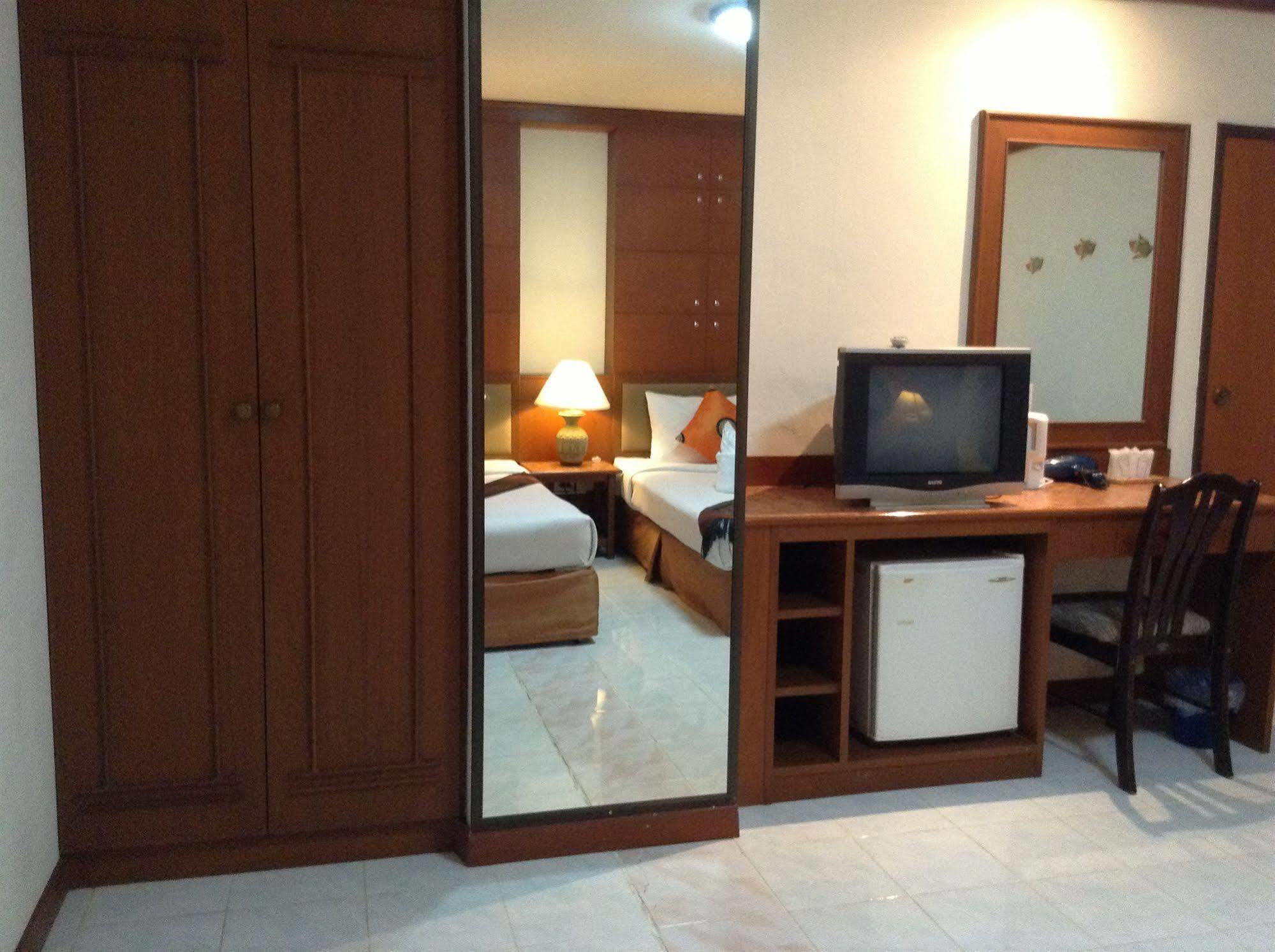 Seatel Phuket, Hotel