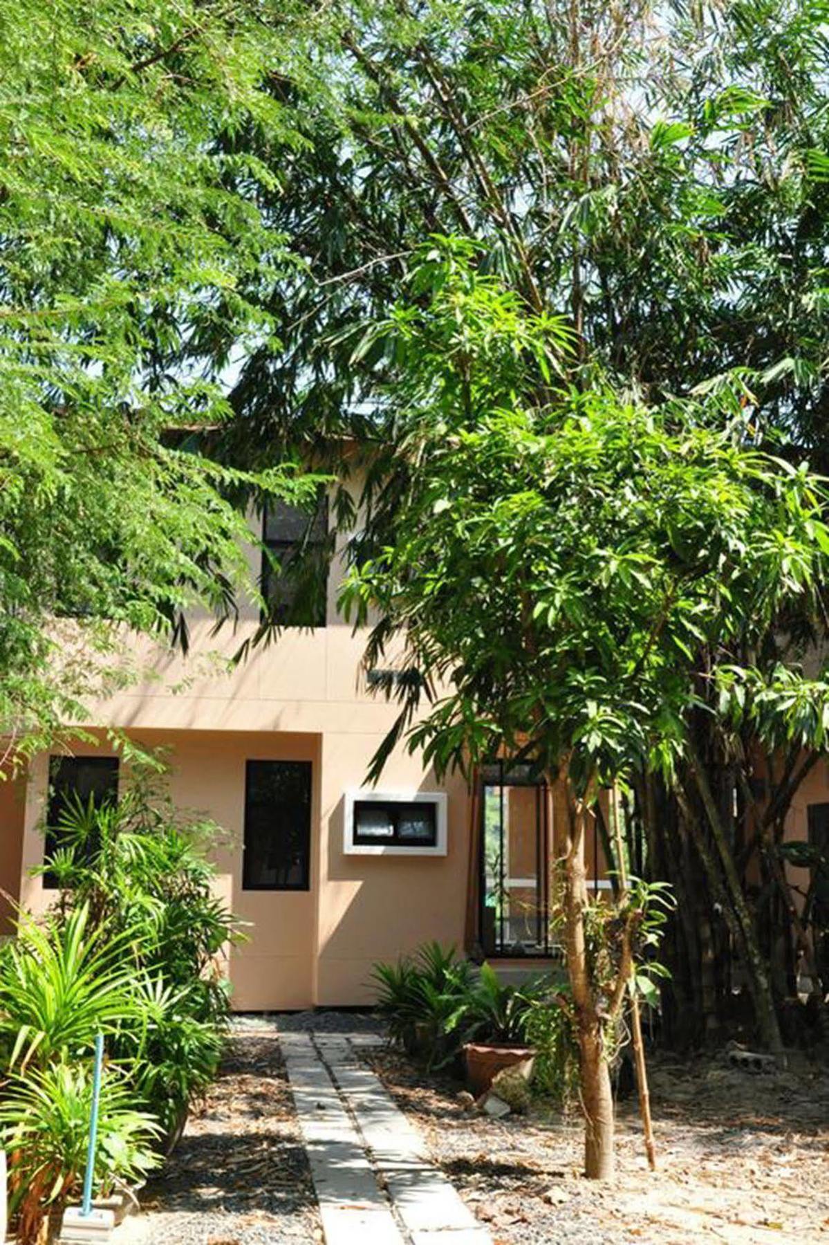 Dusit Naka Place Apartment *