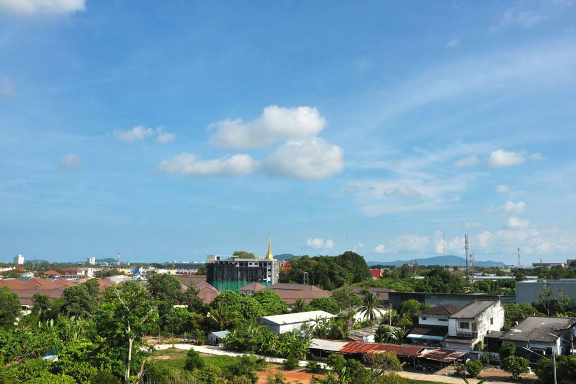 Dusit Naka Place Apartment *