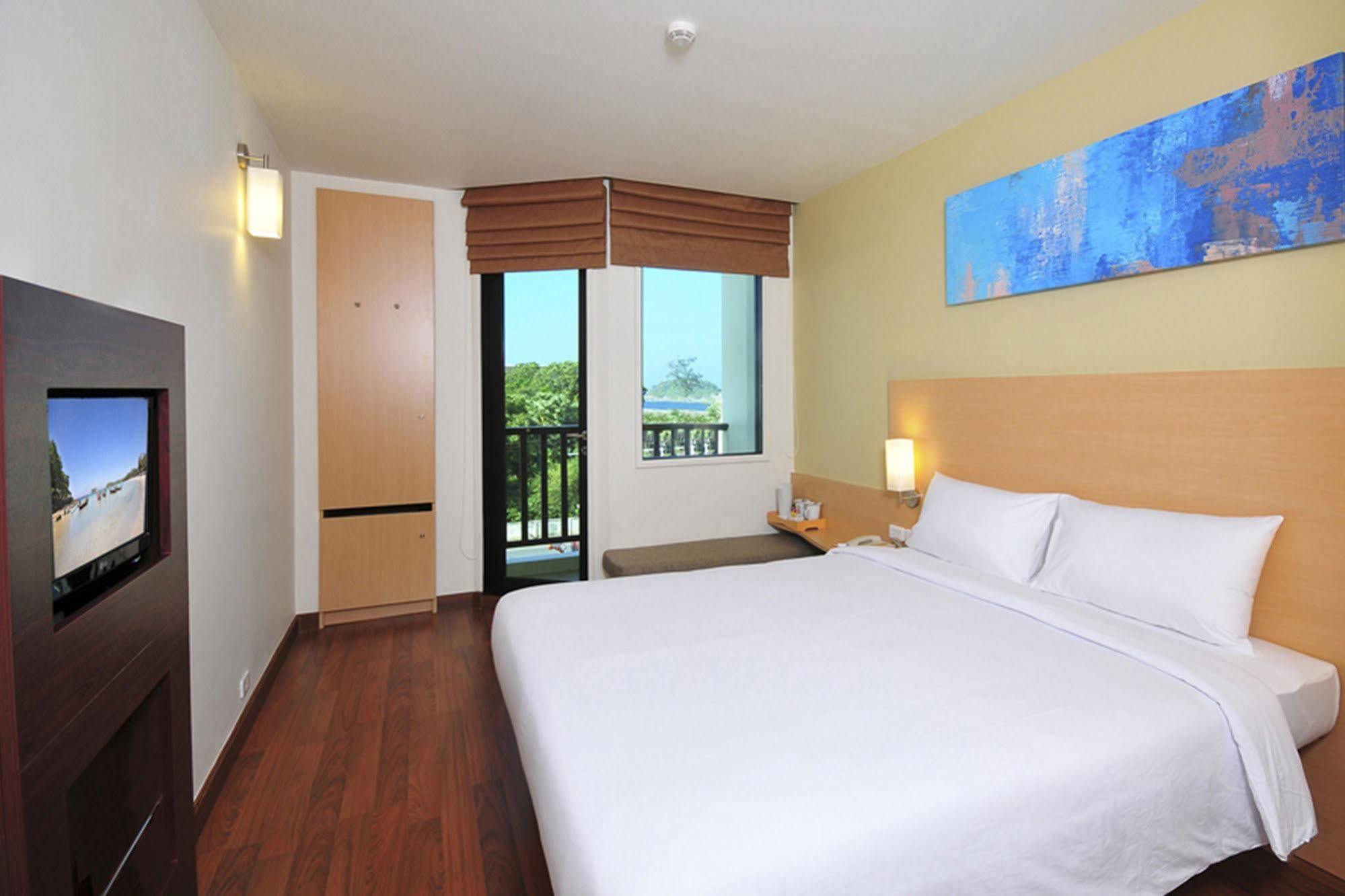 Ibis Phuket Praia de Kata