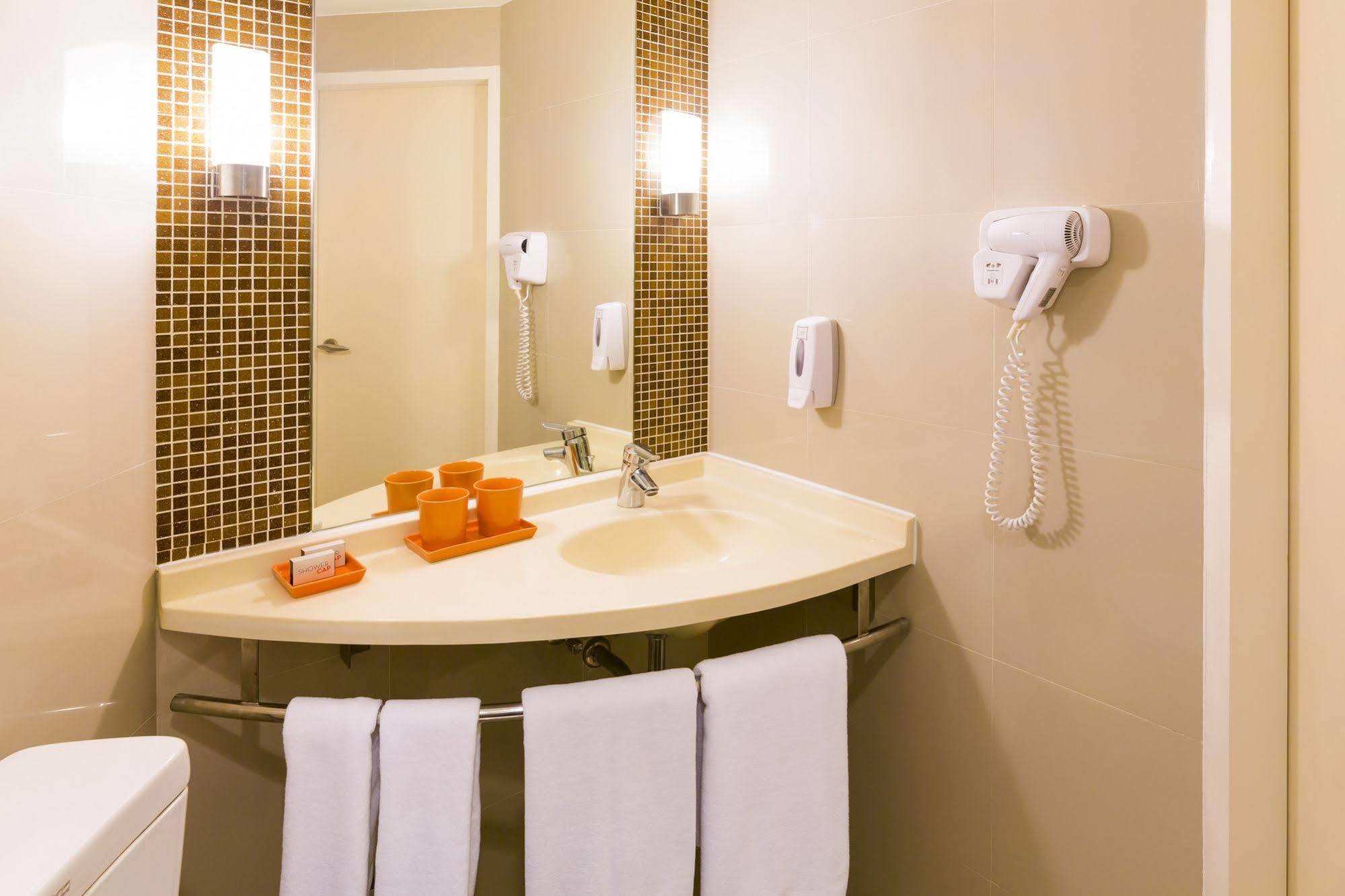 Ibis Phuket Hotel 4*