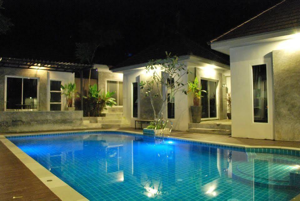 Laila Pool Village