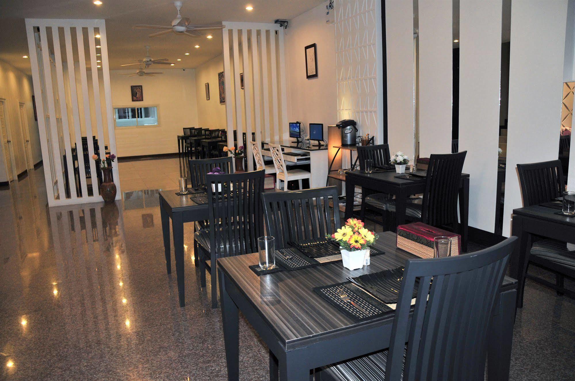 Cocoon Hotel 3*
