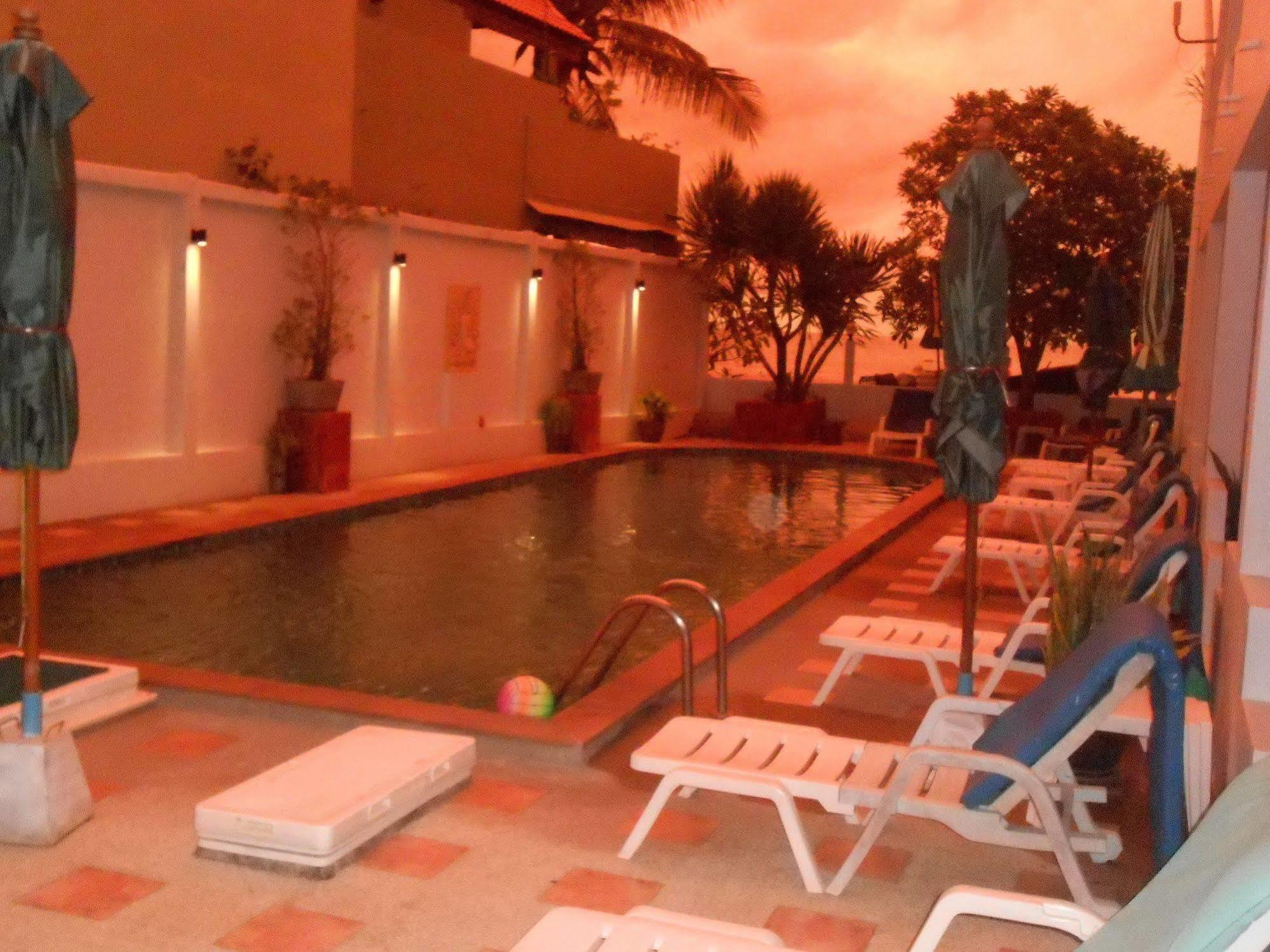 Resort Dreams Kamala Beach