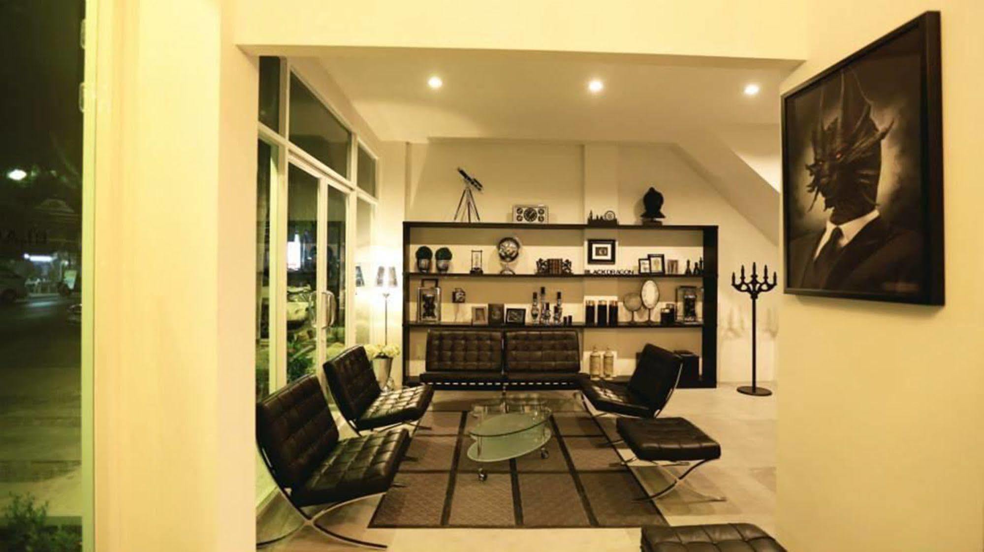 Black Dragon Guest house 2*