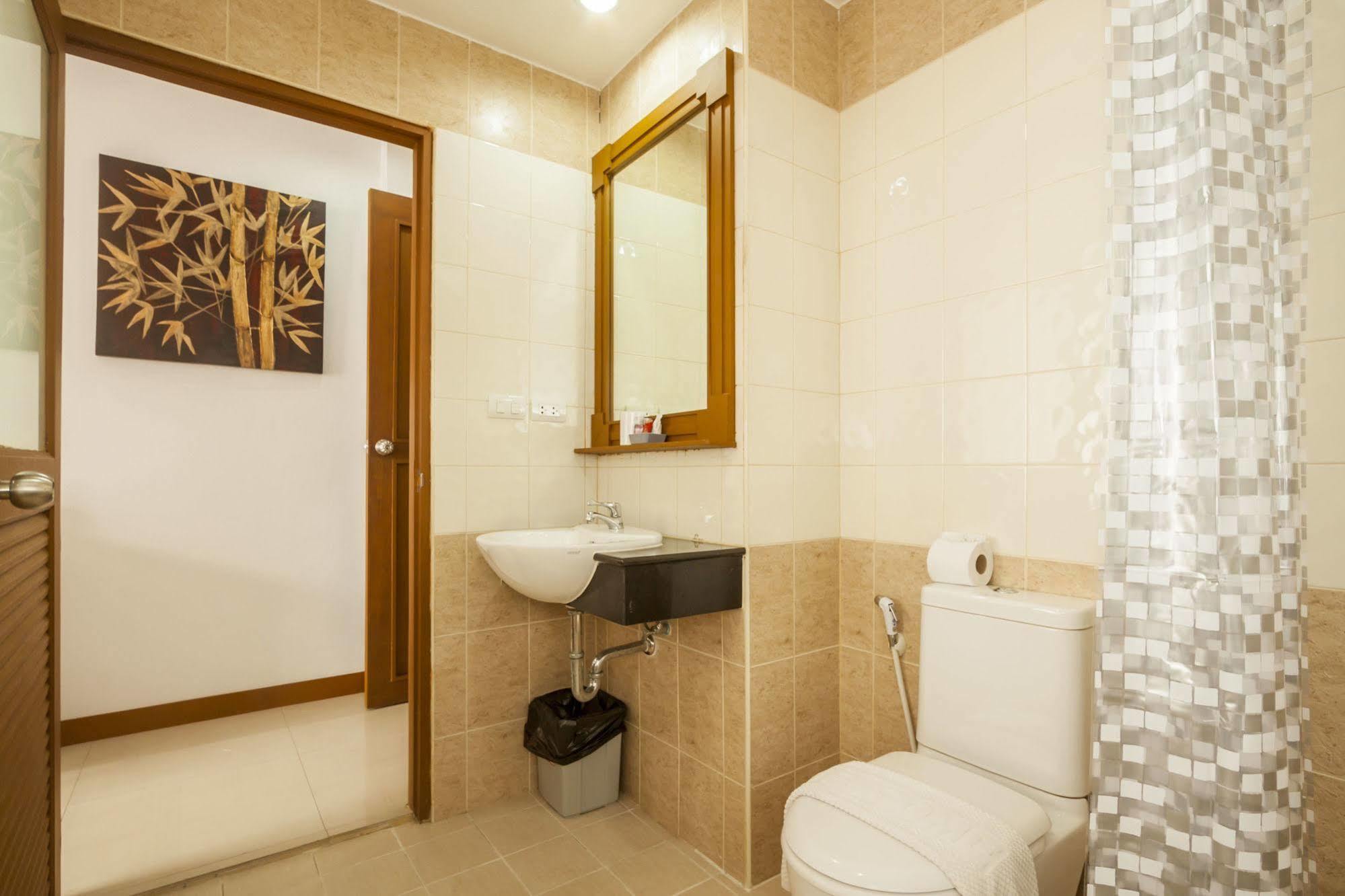 Larn Park Resortel Hotel 3*