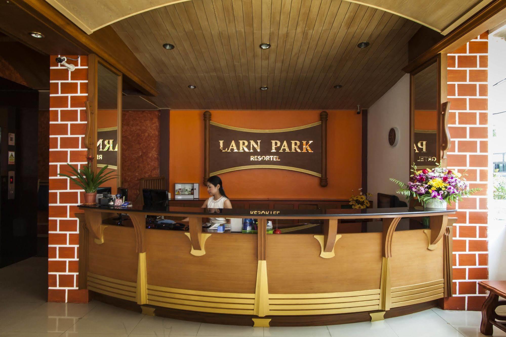 Larn Park Resortel 3*