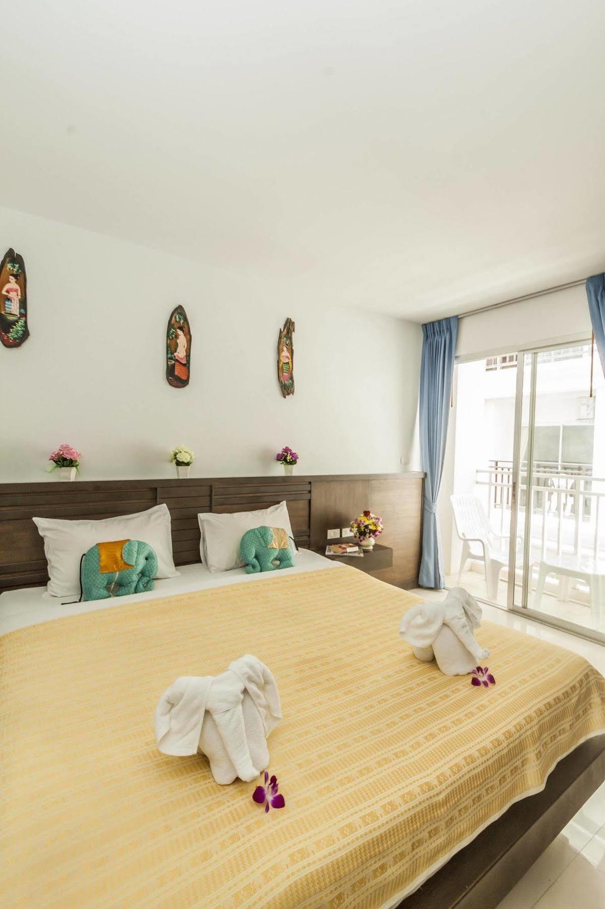 Larn Park Resortel Hotel 3*