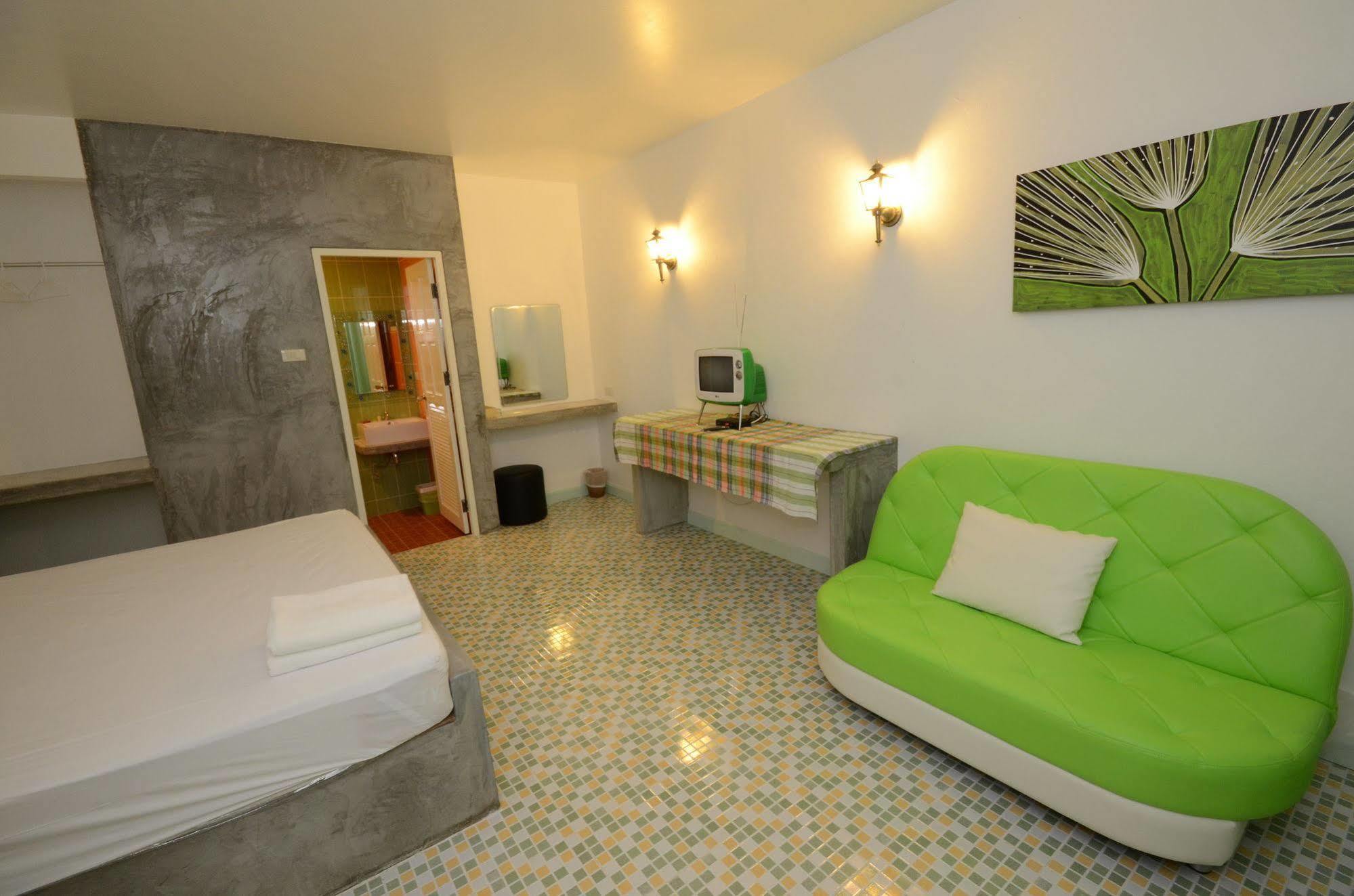 Hotel Baansuan Leela 2*