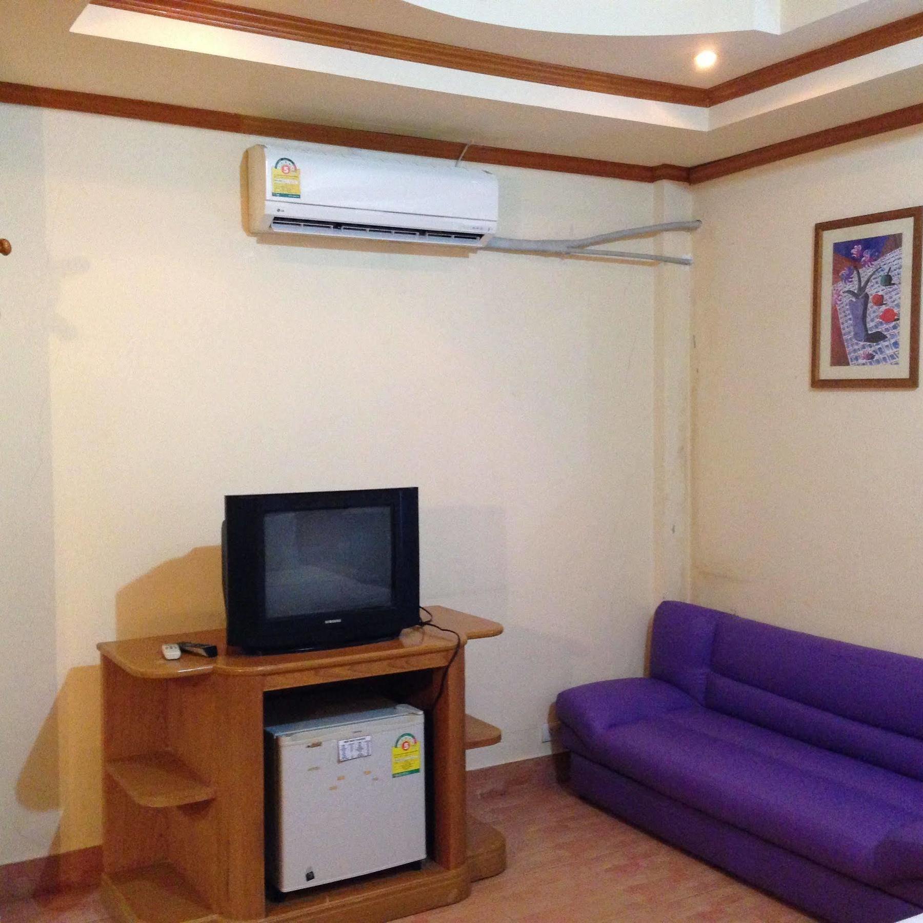 The House Guest house Patong