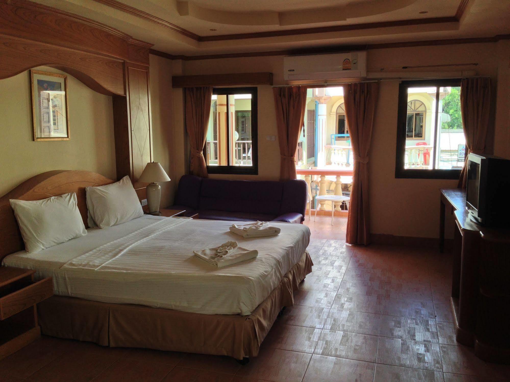 The House Guest house 3*