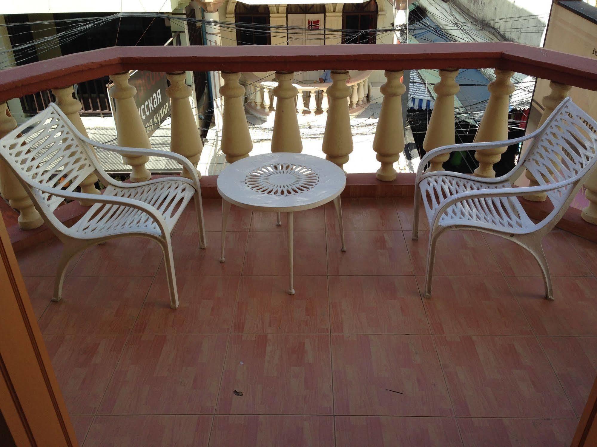 The House Guest house Patong
