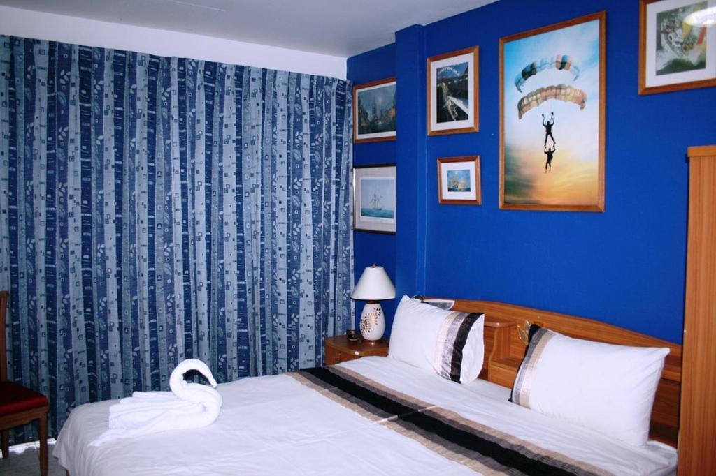 Summer Breeze Inn 2*