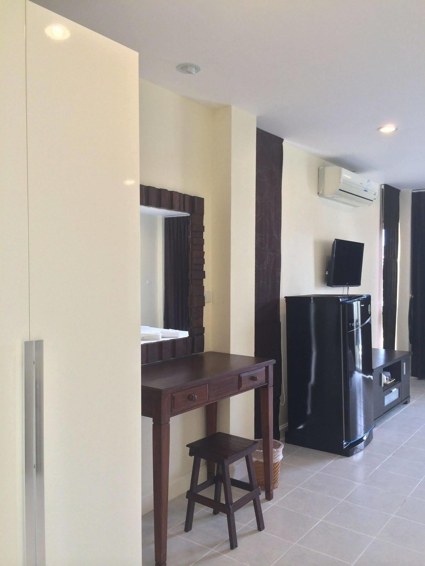 Glitter House Phuket