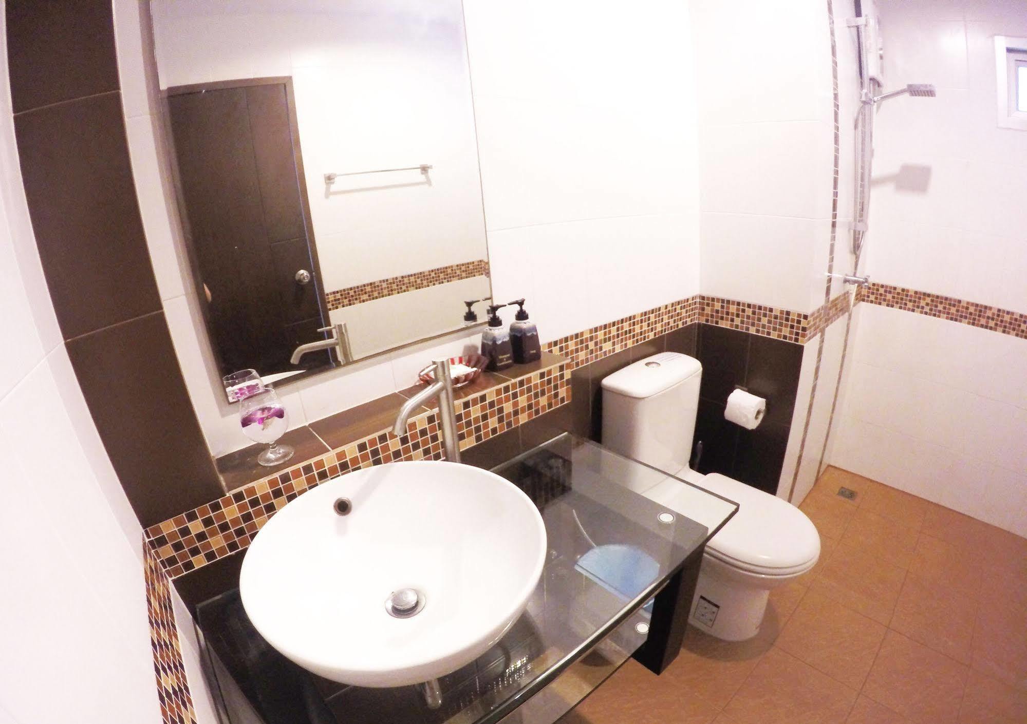 Benjamas Place 2*
