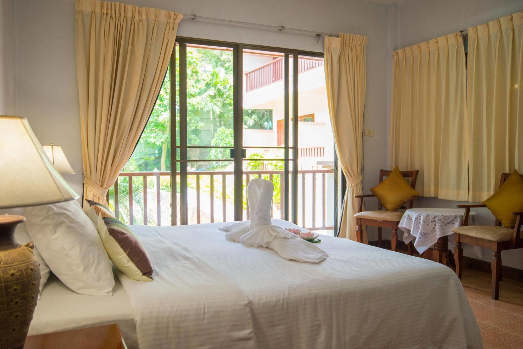Inter House 2* Kata Beach (Phuket)