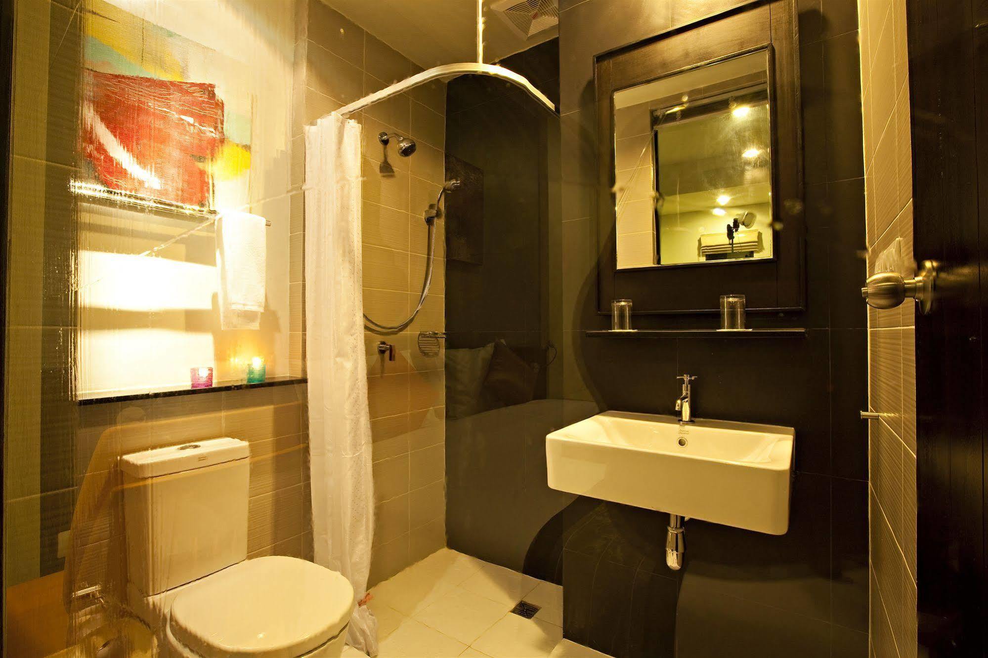 Hotel Leisure Place Phuket 3*