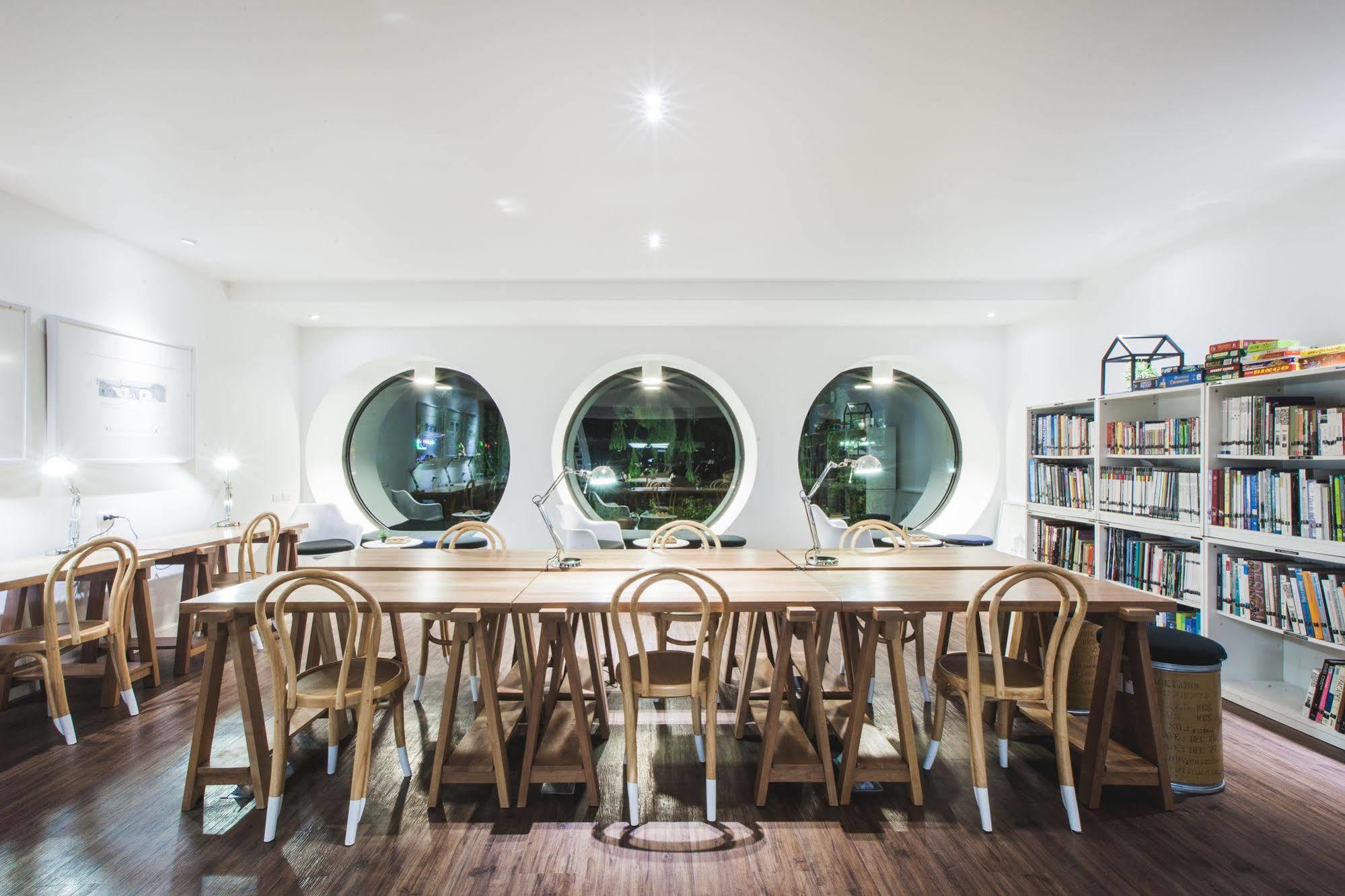 Hotel Blu Monkey Hub And Town- Free Day Coworking Space