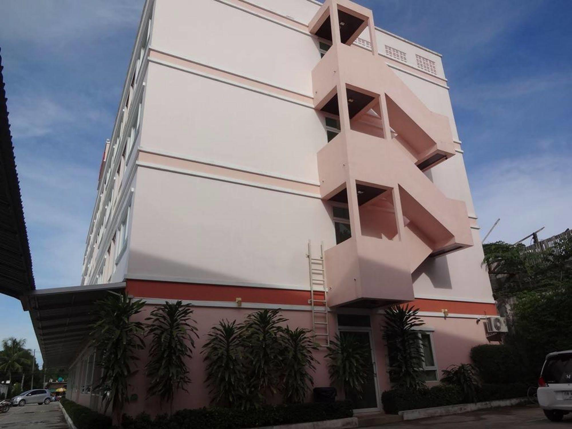 Mansion Aparthotel 2*