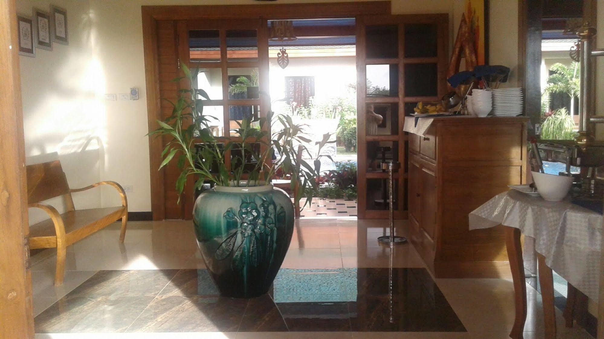 Acomodação com café da manhã  Villa Angelica Bed And Breakfast In Phuket 4*