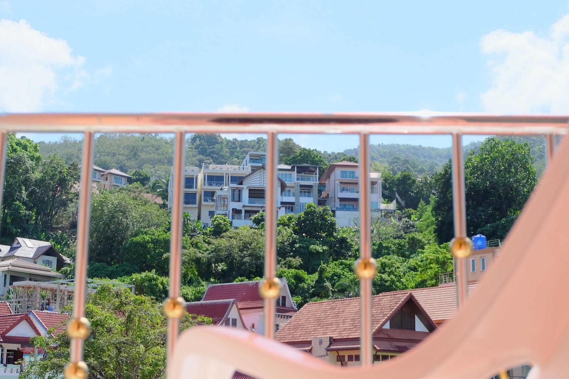 Eyes Patong