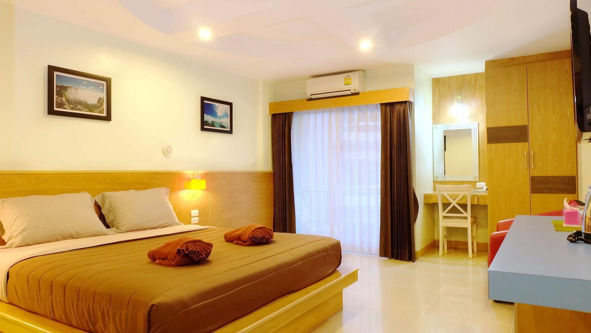Eyes Hotel 3*