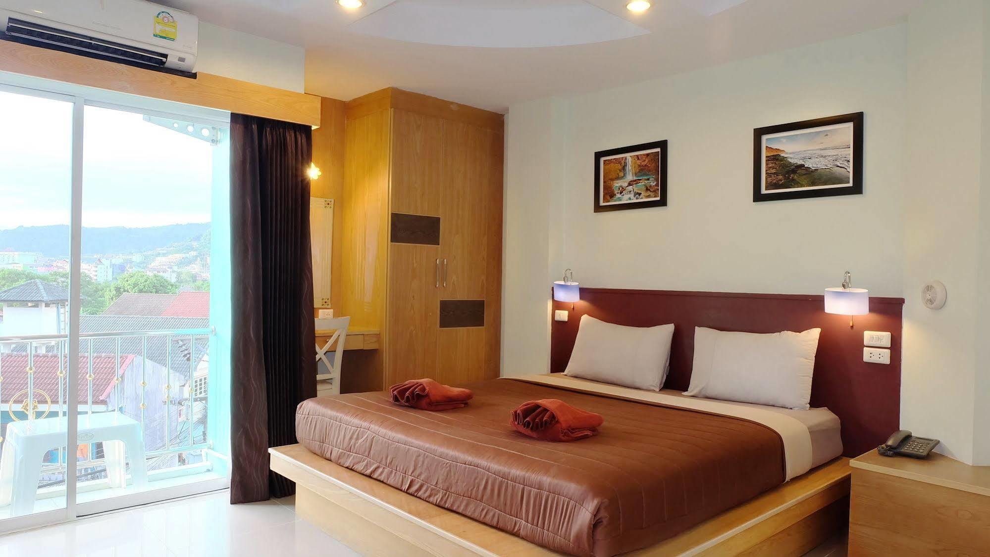 Eyes Hotel Patong