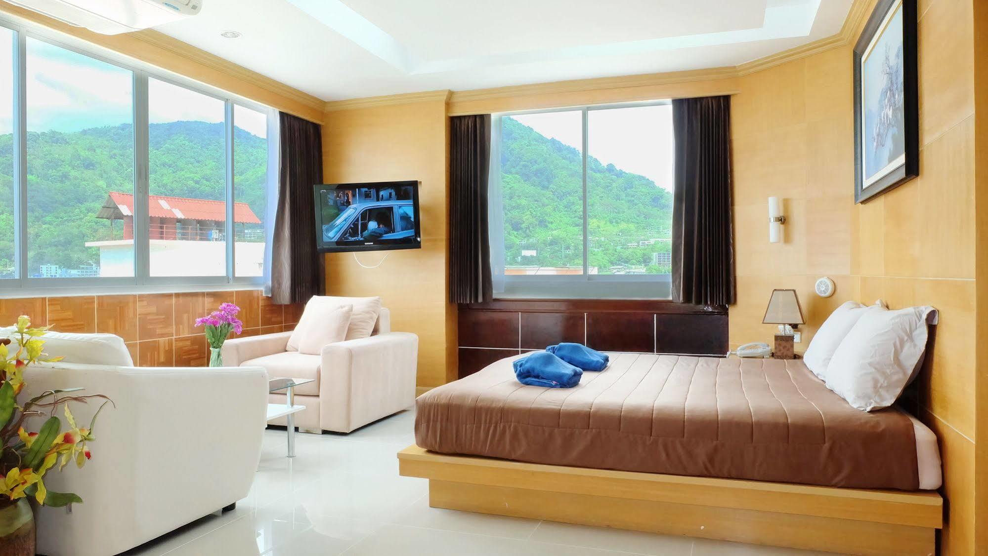 Hotel Eyes Patong