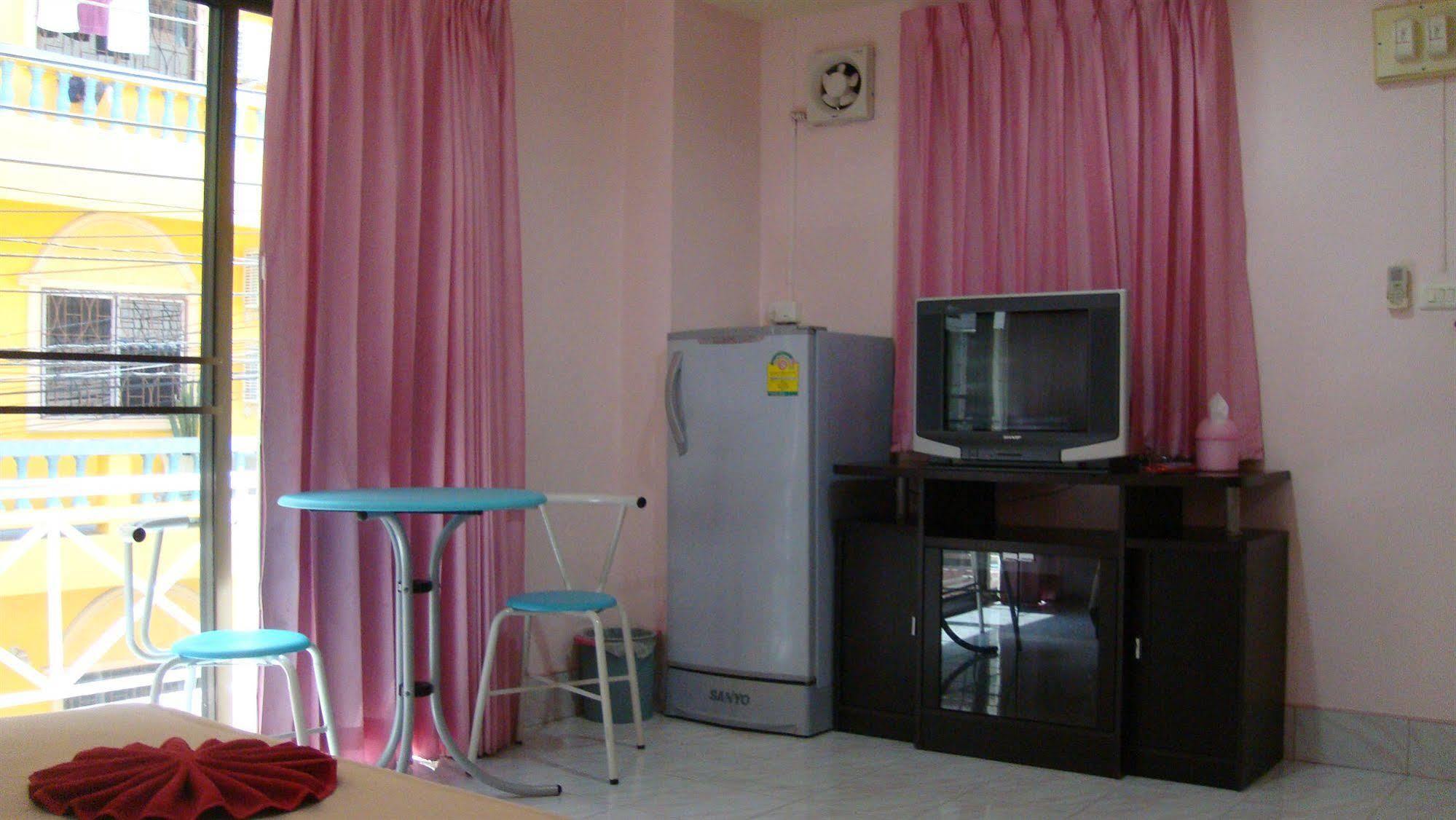 Candy House 2*