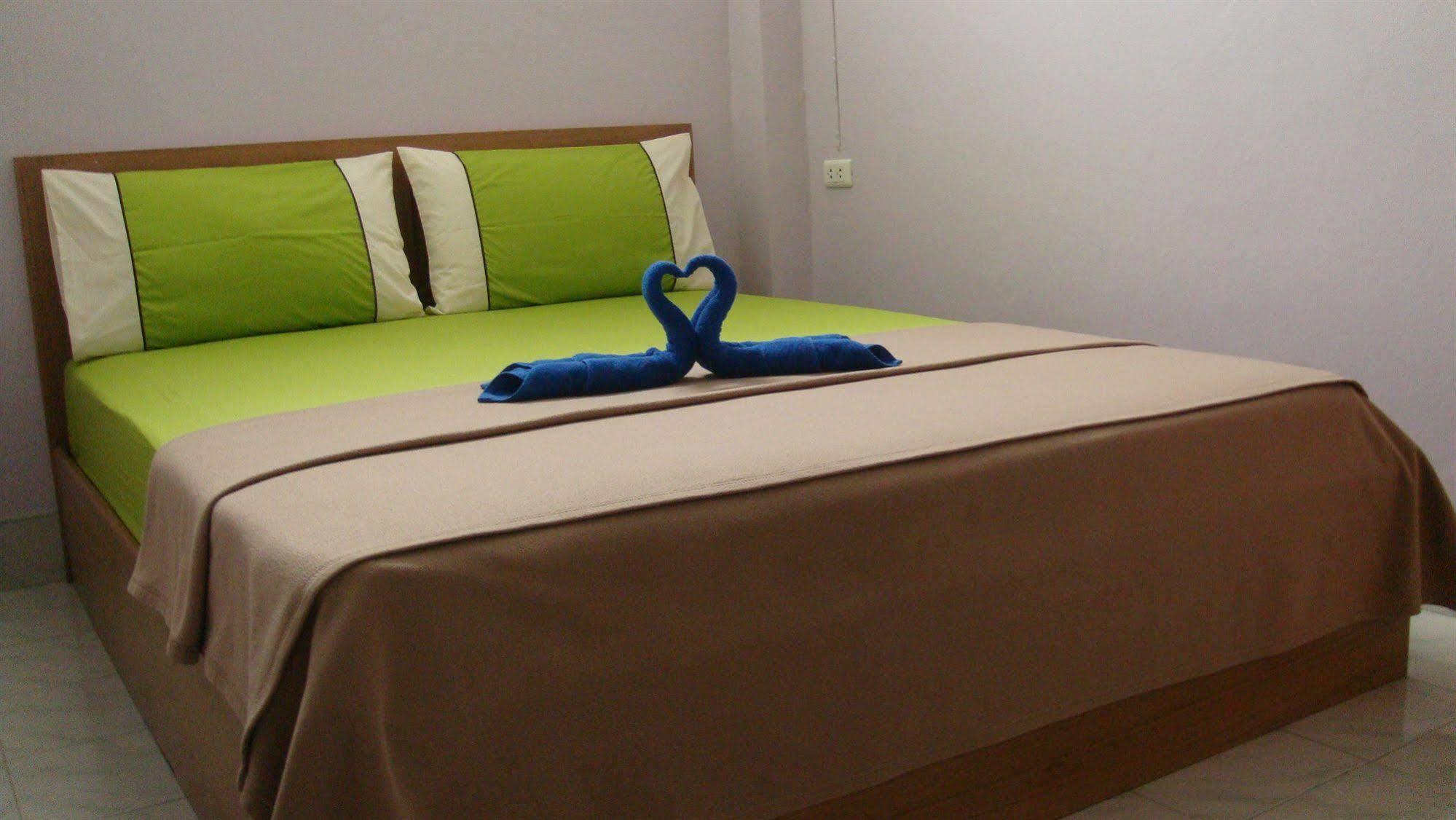 Guest house Candy House 2*