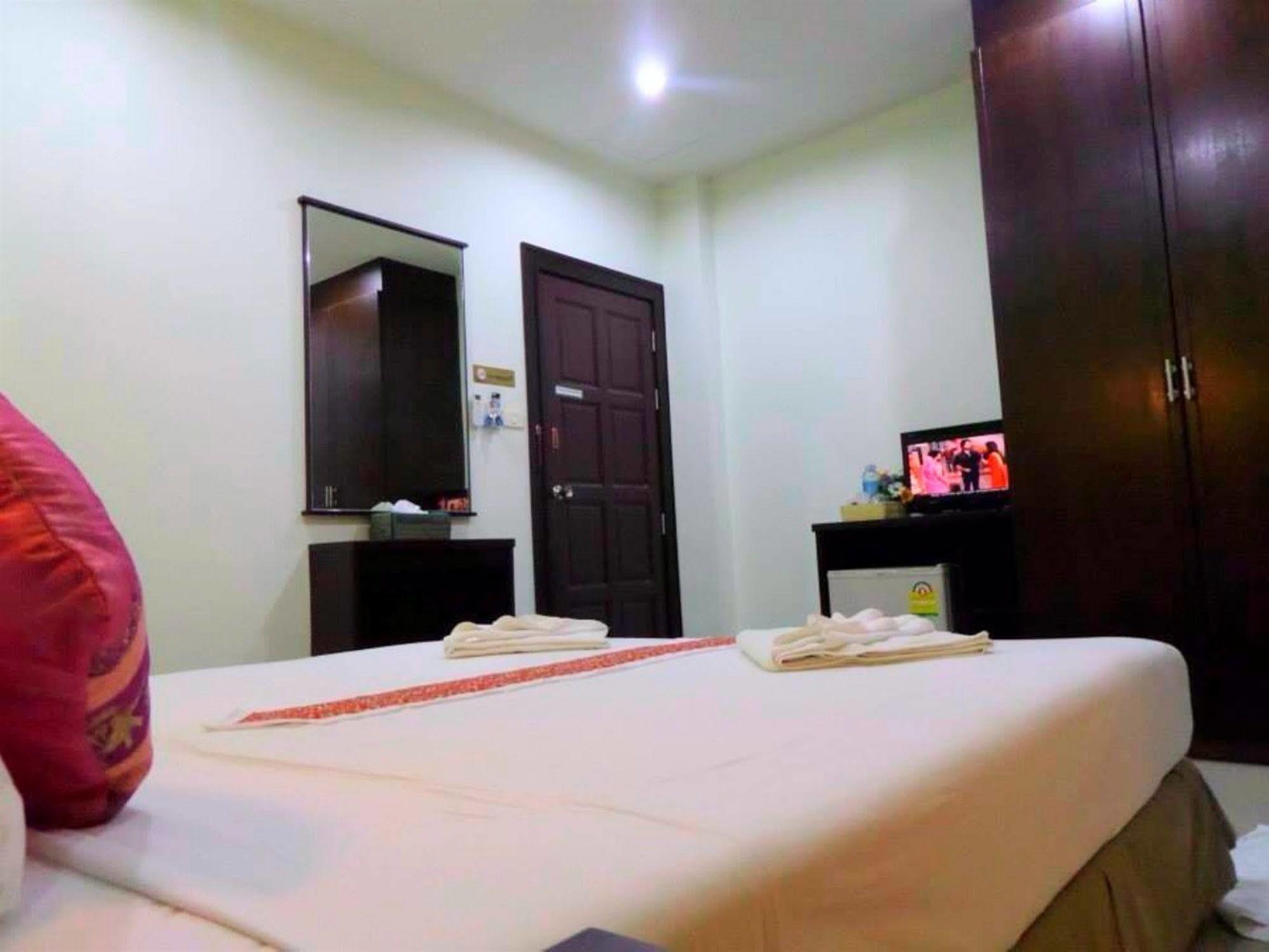 Guest house Thana