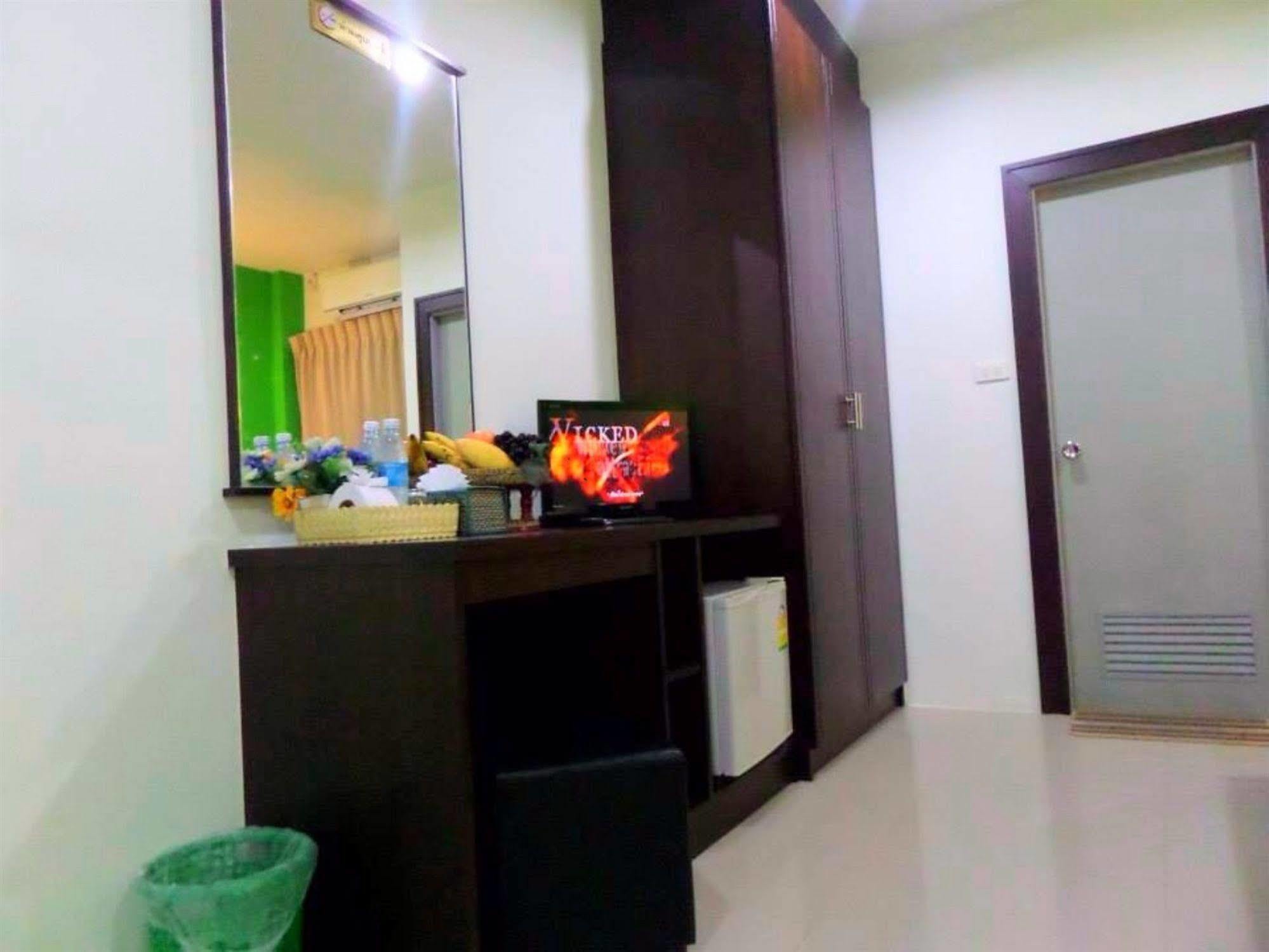 Thana Guest house 2*
