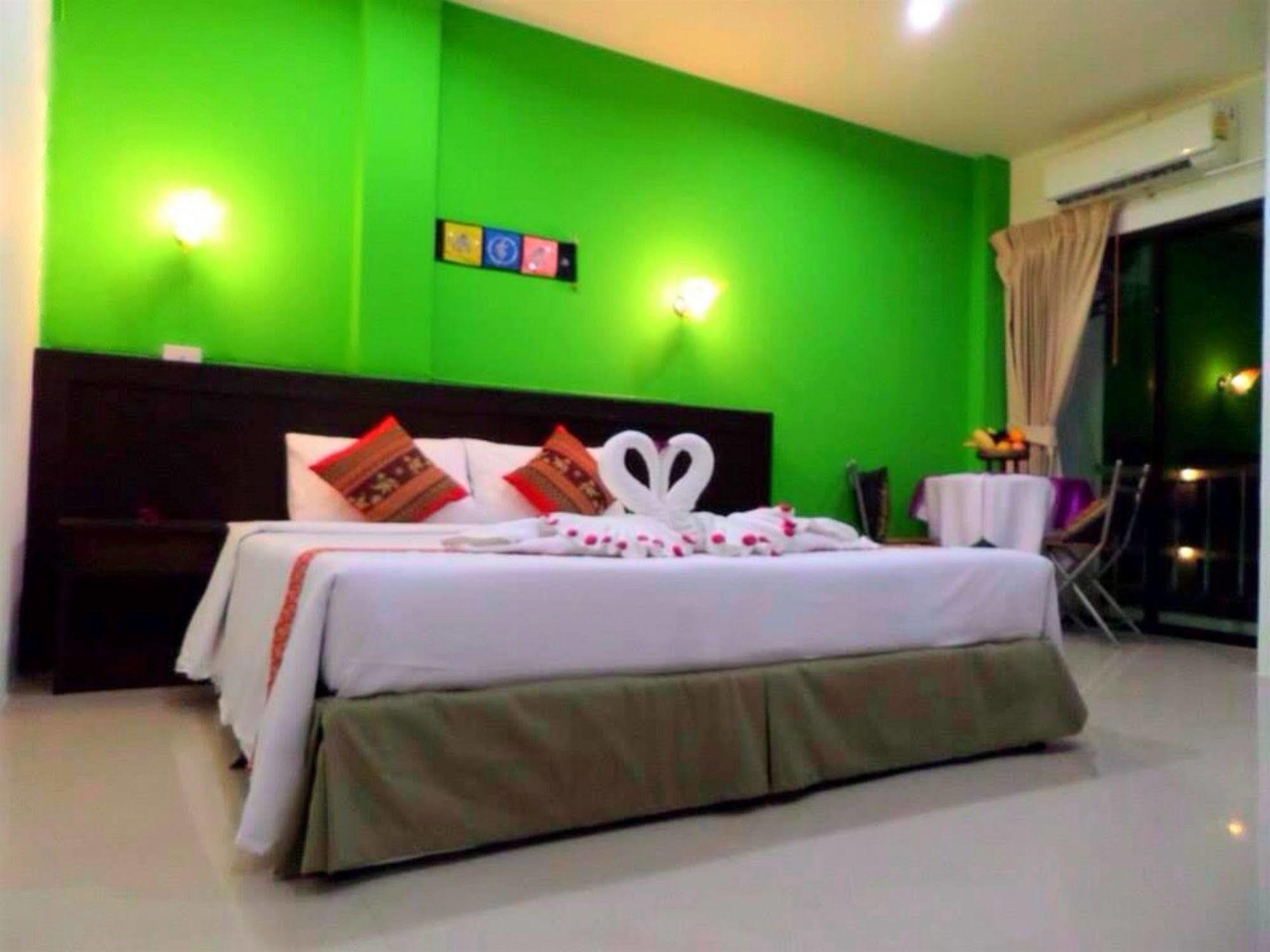 Thana Guest house 2*