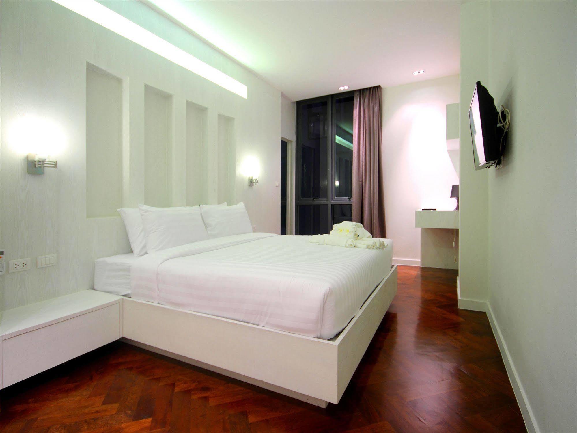 By Phuket Group Apartment *