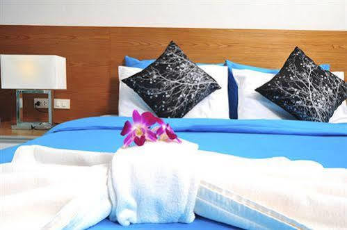 Jula Place Hotel *