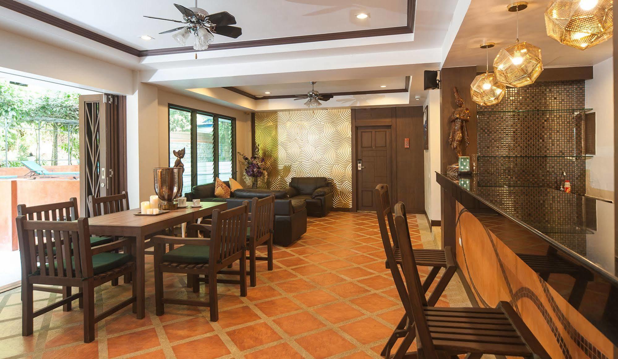 Ratana Hill Aparthotel