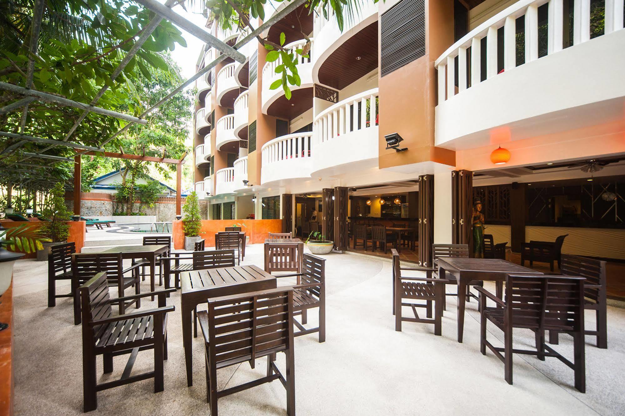 Aparthotel Ratana Hill 3*