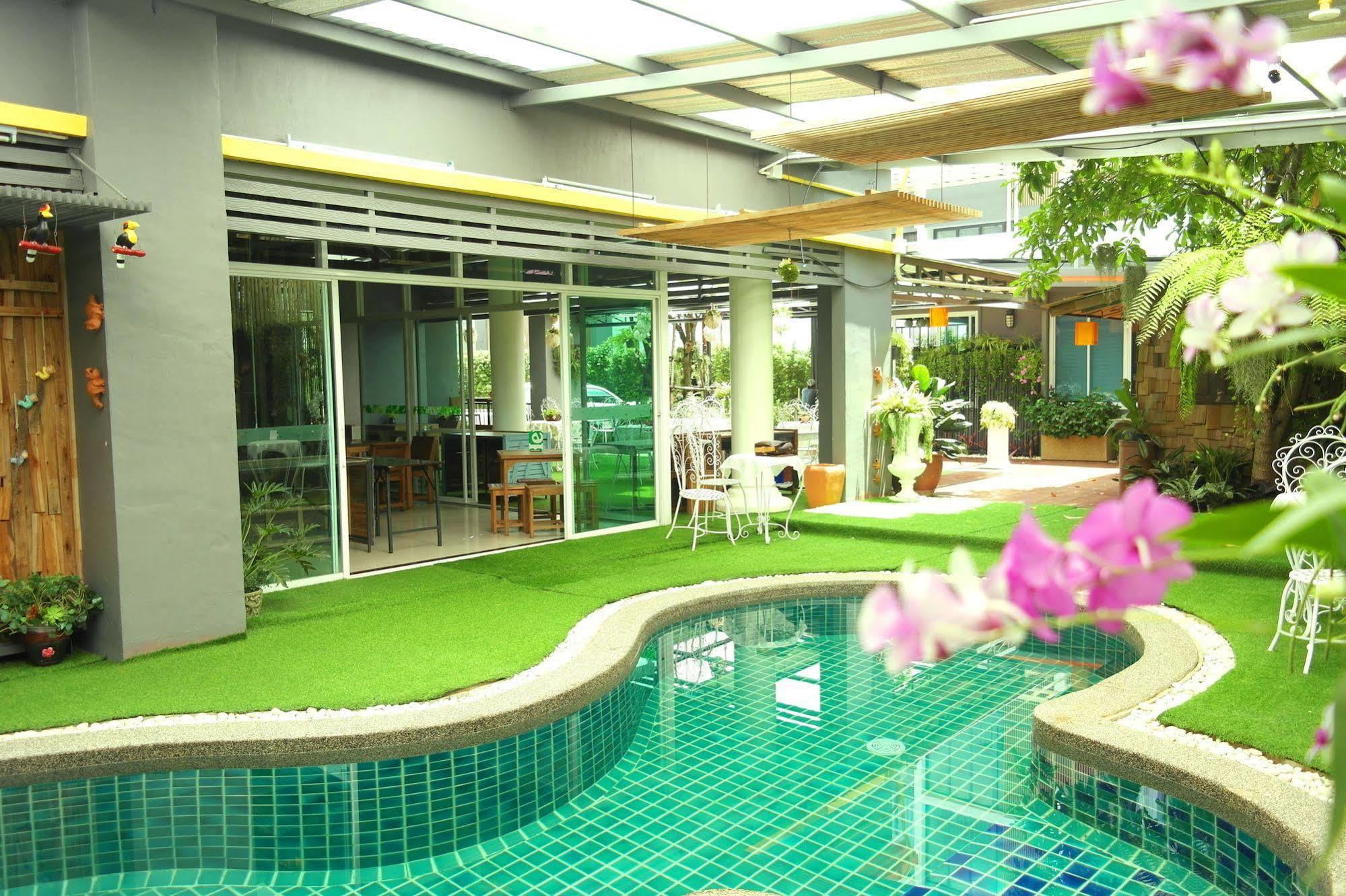 Oyo 792 Omsaga Hotel 3*
