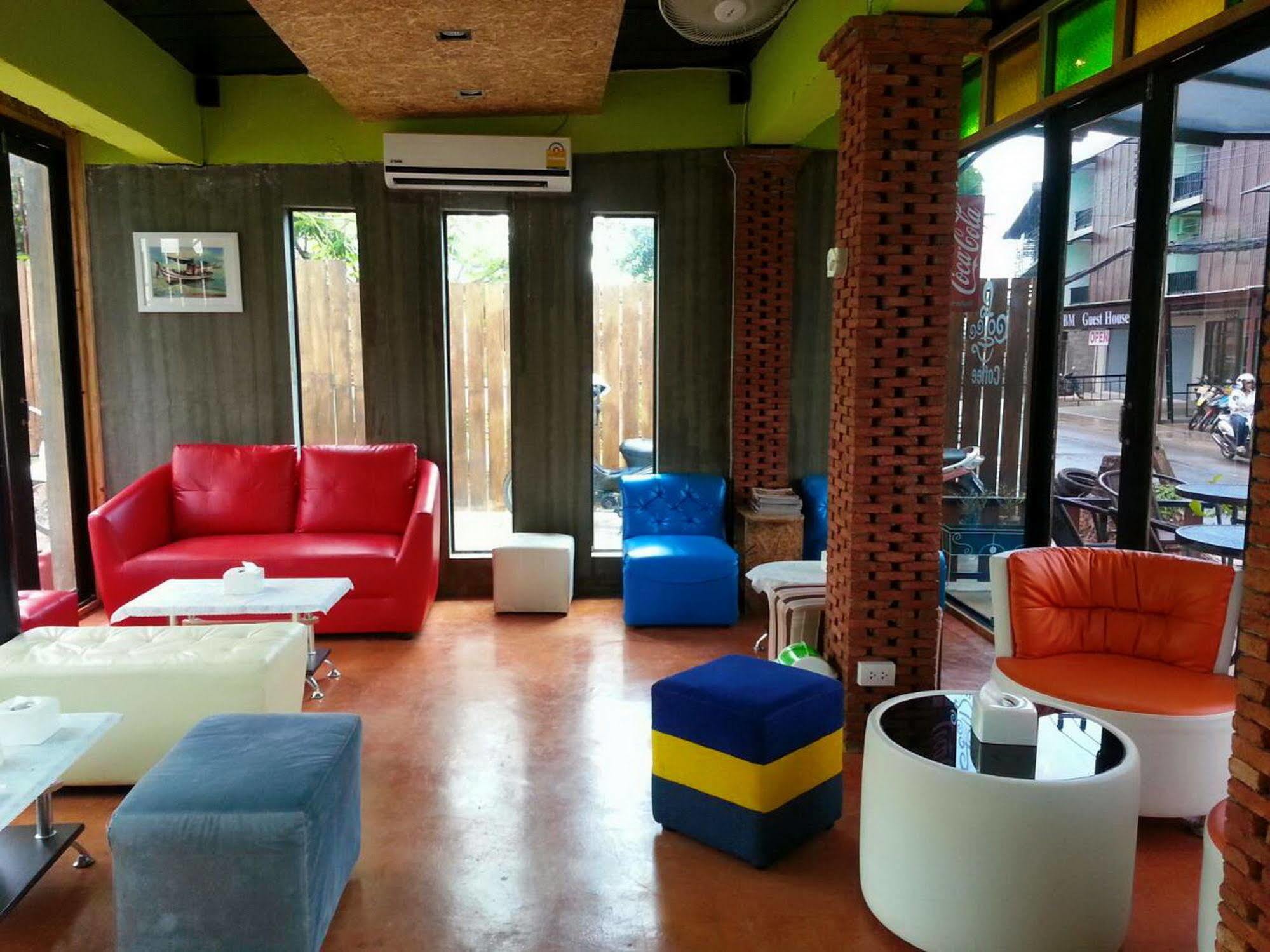 A Little H.i.p Hotel 2*