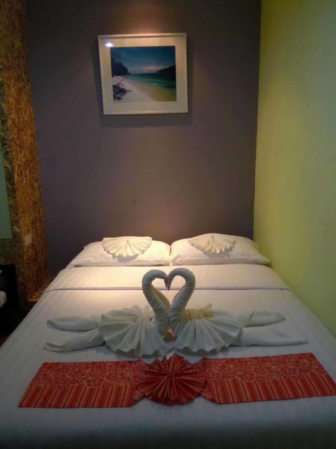 A Little H.i.p Hotel 2*