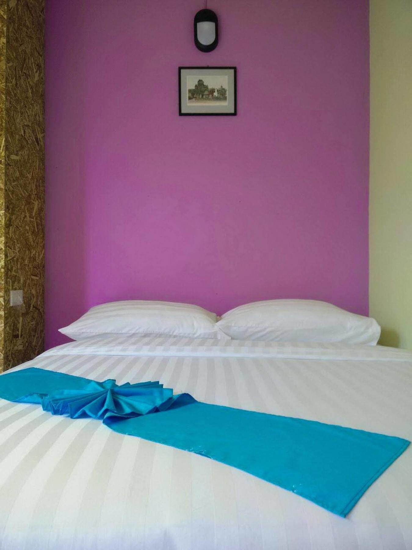 Hotel A Little H.i.p 2*