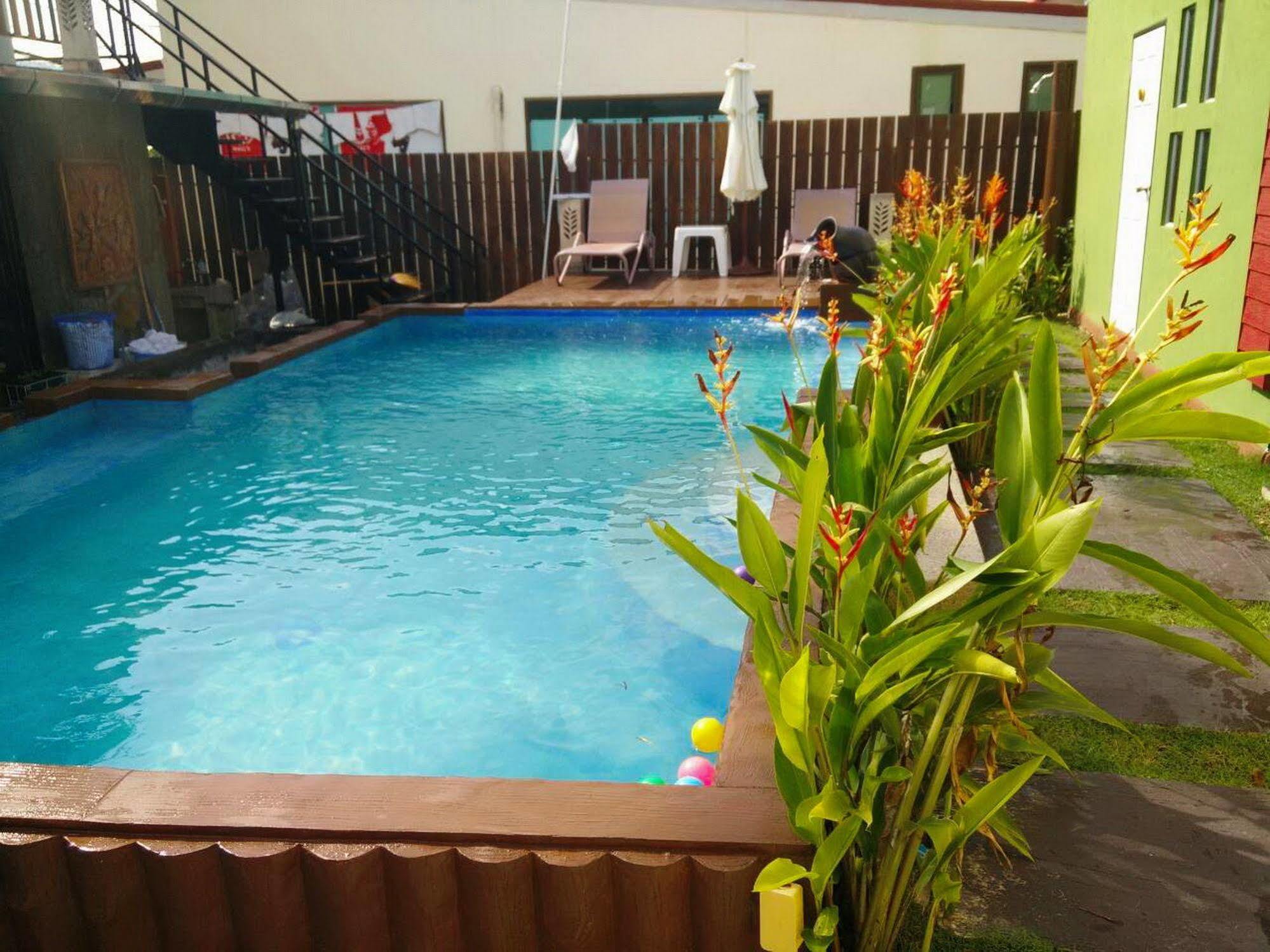 A Little H.i.p Hotel 2*